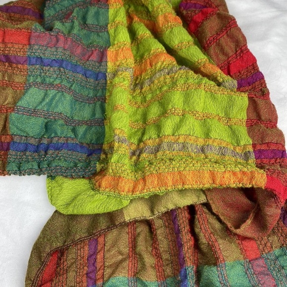 Double sided seersuckers acrylic scarf with gathers - Picture 10 of 12